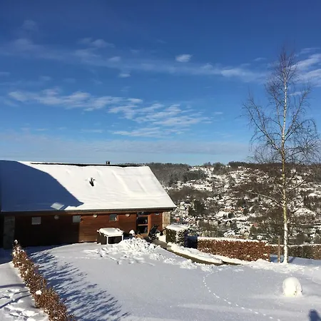 Valley-view Retreat, 펜션 말메디