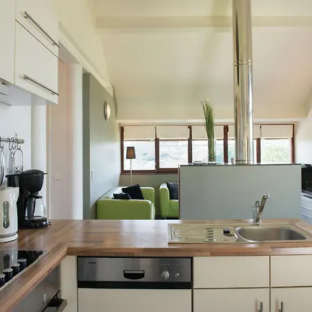 Valley-view Retreat, 펜션 *