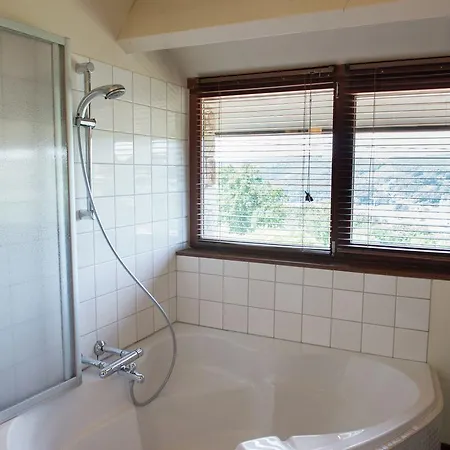 Luxury In With Bubble Bath Apartment